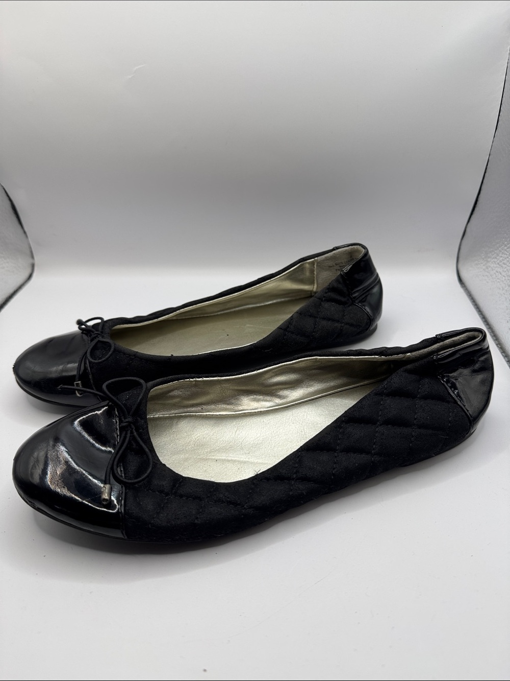 Justice Black Quilted Ballet Flats Patent Toe Bow Slip On Shoes Size 8 - Picture 5 of 12
